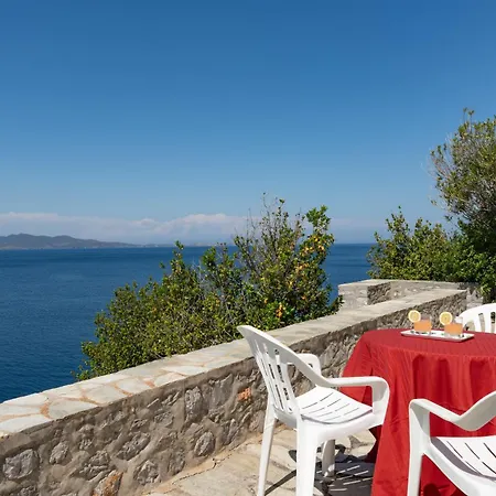 Acqua Vista With Private Beachfront Apartment